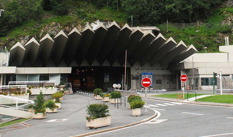 Fransa'da Mont Blanc tüneli