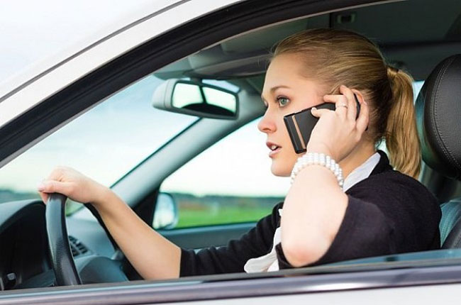 Использование мобильного телефона во время вождения в Швеции