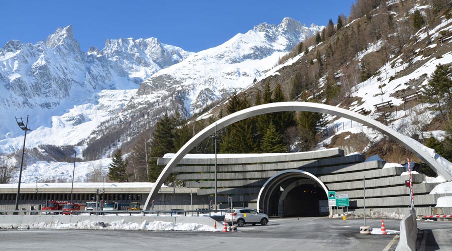 Тоннель Mont-Blanc в Италии