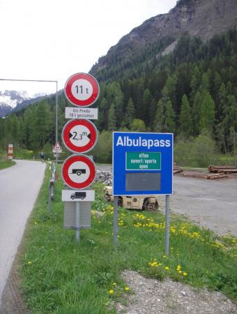 Ограничения на ТС на перевале Albulapass в Bergün