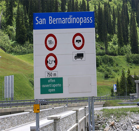 Ограничения на ТС на перевале San Bernardinopass в Hinterrhein