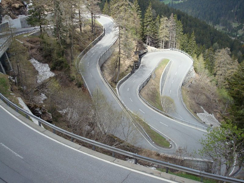 Подъём по серпанитину на Flüelapass