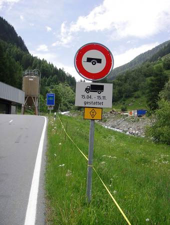 Ограничения на ТС на перевале Flüelapass в Susch