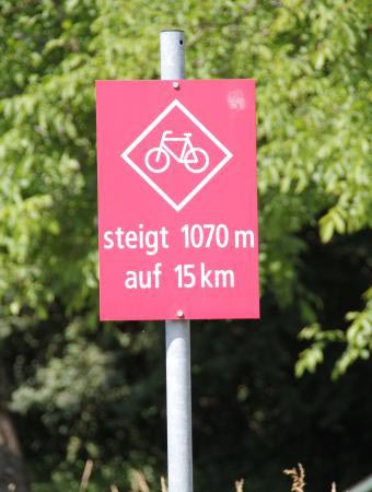 Ограничения на ТС на перевале Glaubenbergpass в Зарнене