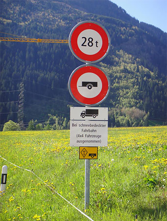 Ограничения на ТС на перевале Lukmanierpass в Disentis